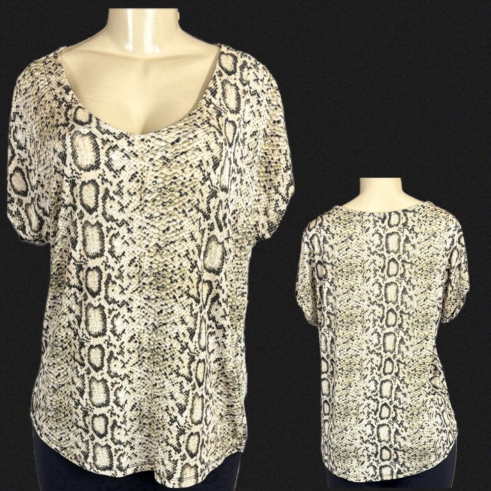 Jaclyn Smith Collection L Snakeskin Print V-Neckline Top Short Sleeve Tan Black